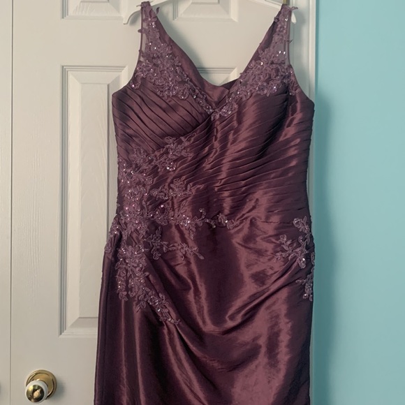 Purple gown - Picture 4 of 4